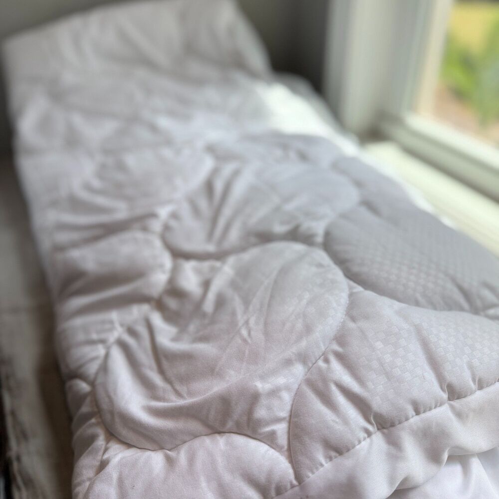 Twin XL Mattress Topper in Great Condition